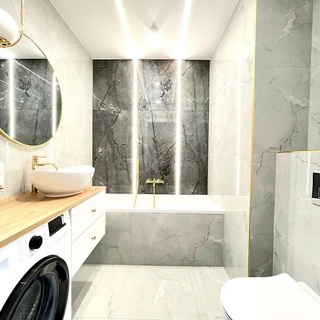 3 Bedrooms Premium Bella Blue For 8 Guests With Ac And Free Out Side Parking เชชูฟ ภายนอก รูปภาพ